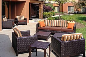 Courtyard by Marriott Cleveland Airport North