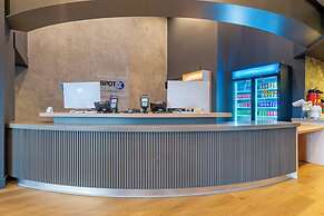 SPOT X Hotel Tampa - Wesley Chapel by The Red Collection