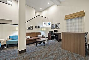 SPOT X Hotel Tampa - Wesley Chapel by The Red Collection