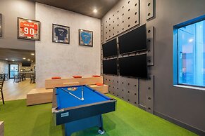 SPOT X Hotel Tampa - Wesley Chapel by The Red Collection