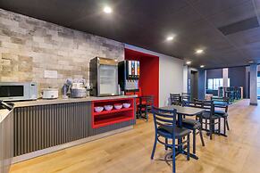 SPOT X Hotel Tampa - Wesley Chapel by The Red Collection