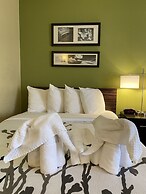 Sleep Inn & Suites - Airport