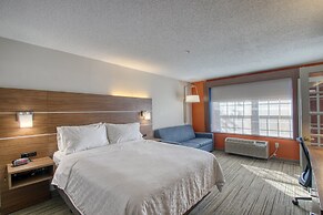 Holiday Inn Express Hotel & Suites Oshkosh by IHG
