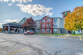 Holiday Inn Express Hotel & Suites Oshkosh by IHG