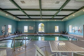 Holiday Inn Express Hotel & Suites Oshkosh by IHG
