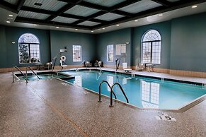 Holiday Inn Express Hotel & Suites Oshkosh by IHG