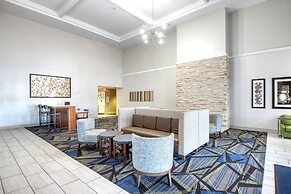 Holiday Inn Express Hotel & Suites Oshkosh by IHG