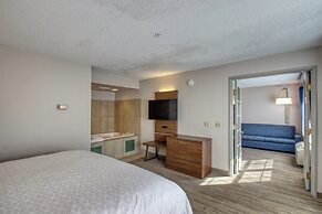 Holiday Inn Express Hotel & Suites Oshkosh by IHG
