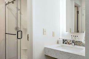 St Charles Coach House, Ascend Hotel Collection