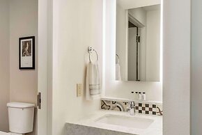 St Charles Coach House, Ascend Hotel Collection