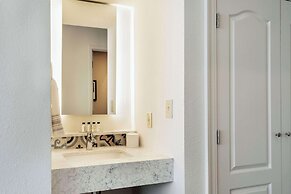 St Charles Coach House, Ascend Hotel Collection