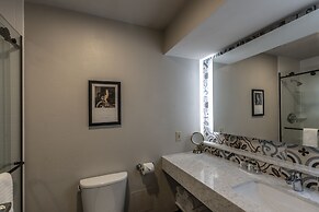 St Charles Coach House, Ascend Hotel Collection