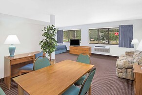 Ramada by Wyndham Hancock Waterfront