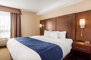Comfort Inn & Suites Medicine Hat
