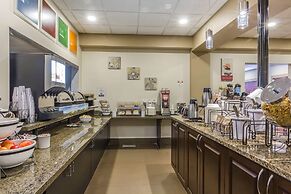 Comfort Inn & Suites Medicine Hat