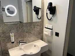 Logis Hotel Restaurant des Acacias Lille Tourcoing