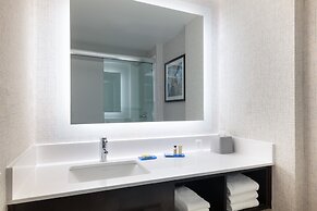 Holiday Inn Express & Suites Boston - Cambridge by IHG