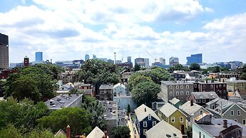 Holiday Inn Express & Suites Boston - Cambridge by IHG