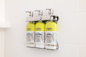 Holiday Inn Express & Suites Boston - Cambridge by IHG