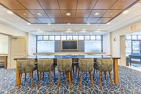 Holiday Inn Express & Suites Boston - Cambridge by IHG