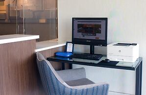 Holiday Inn Express & Suites Boston - Cambridge by IHG