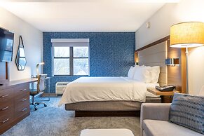 Holiday Inn Express & Suites Boston - Cambridge by IHG