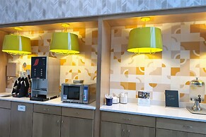 Days Inn & Suites by Wyndham Wausau