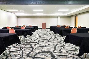 Days Inn & Suites by Wyndham Wausau