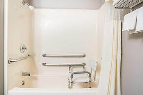 Days Inn & Suites by Wyndham Wausau