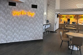 Days Inn & Suites by Wyndham Wausau