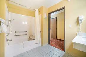 Quality Inn O'Fallon IL - St. Louis