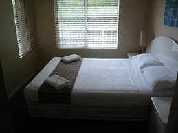 Budds Beach Apartments