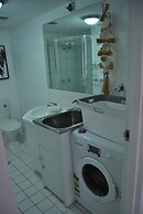 Budds Beach Apartments