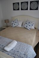 Budds Beach Apartments