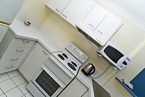 Budds Beach Apartments