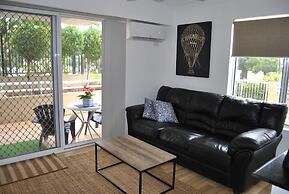 Budds Beach Apartments