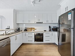 Genesis Apartments by Gold Coast Premium