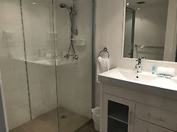 Genesis Apartments by Gold Coast Premium