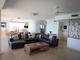 Zenith Ocean Front Apartments