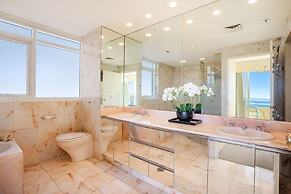 Zenith Ocean Front Apartments