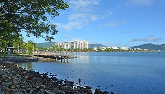 Cairns Aquarius