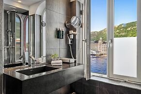 Clarion Hotel Admiral