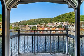 Clarion Hotel Admiral