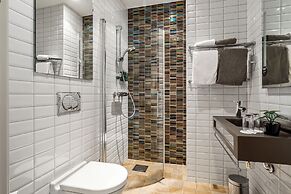 Clarion Hotel Admiral