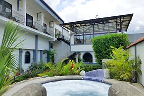 Santo Tomas Hotel