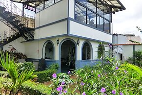 Santo Tomas Hotel
