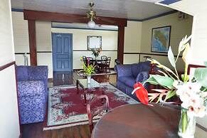 Santo Tomas Hotel