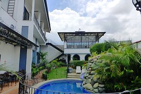 Santo Tomas Hotel