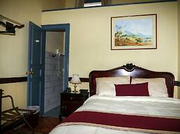 Santo Tomas Hotel