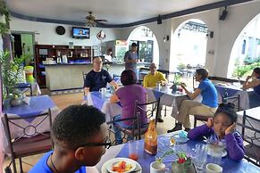 Santo Tomas Hotel